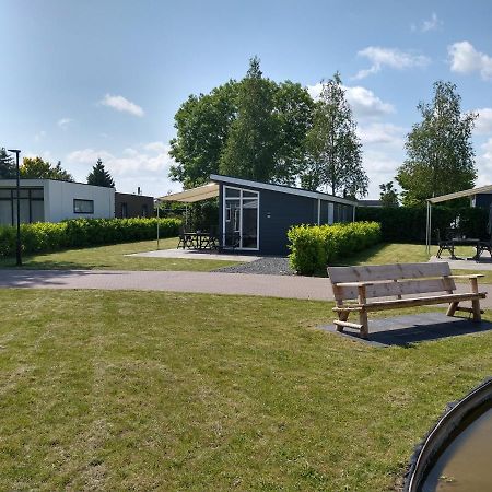 Lathumlodge Met Parkvoorzieningen Exteriér fotografie