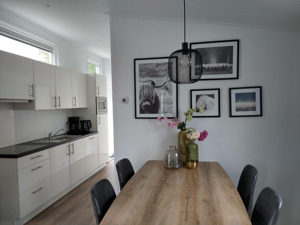 Lathumlodge Met Parkvoorzieningen Exteriér fotografie